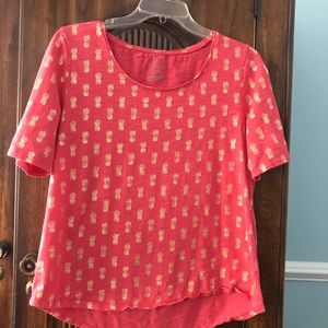 Coral pineapple top